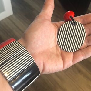 NWOT totally retro 80s bracelet with earrings
